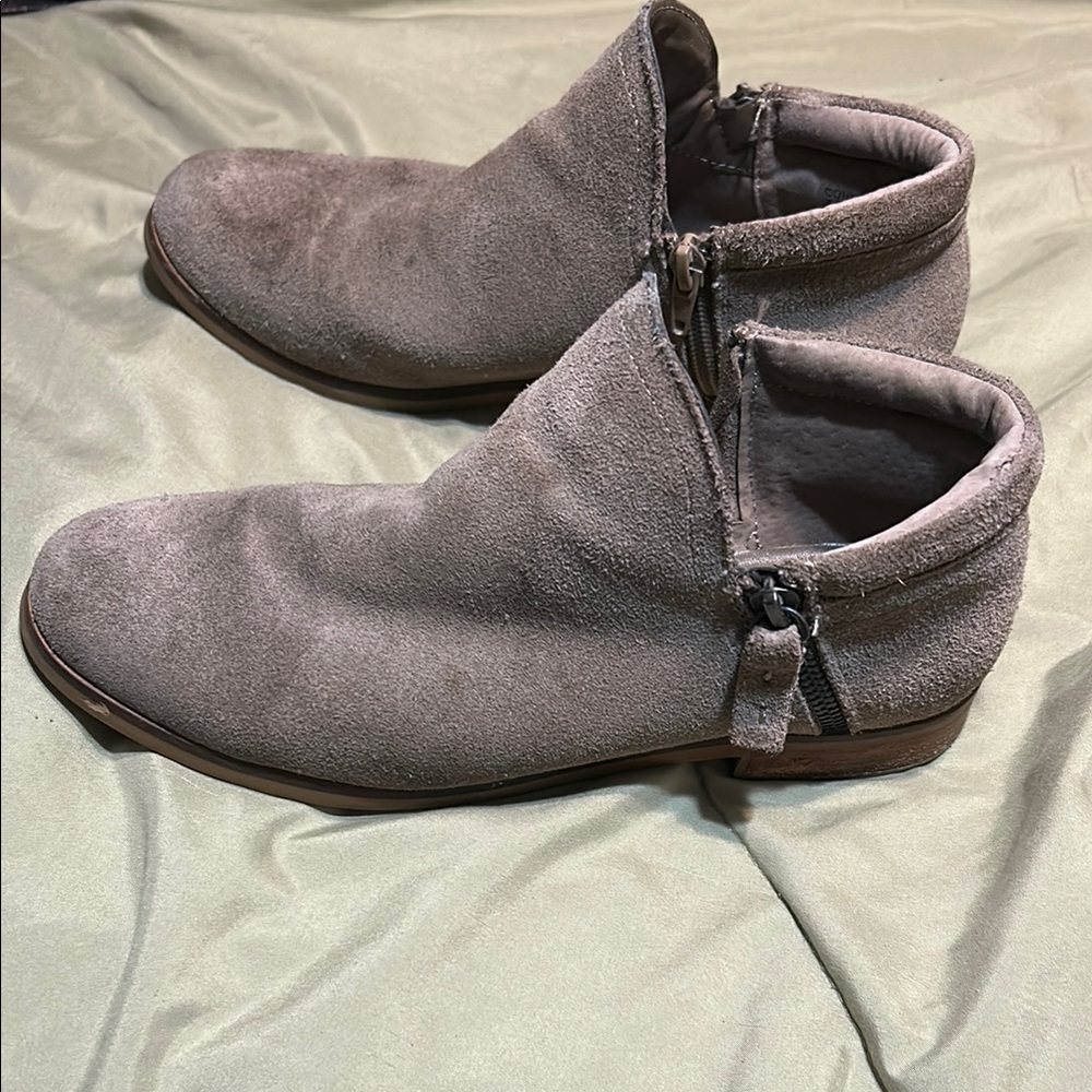 Men's Gray Suede Ankle Boots